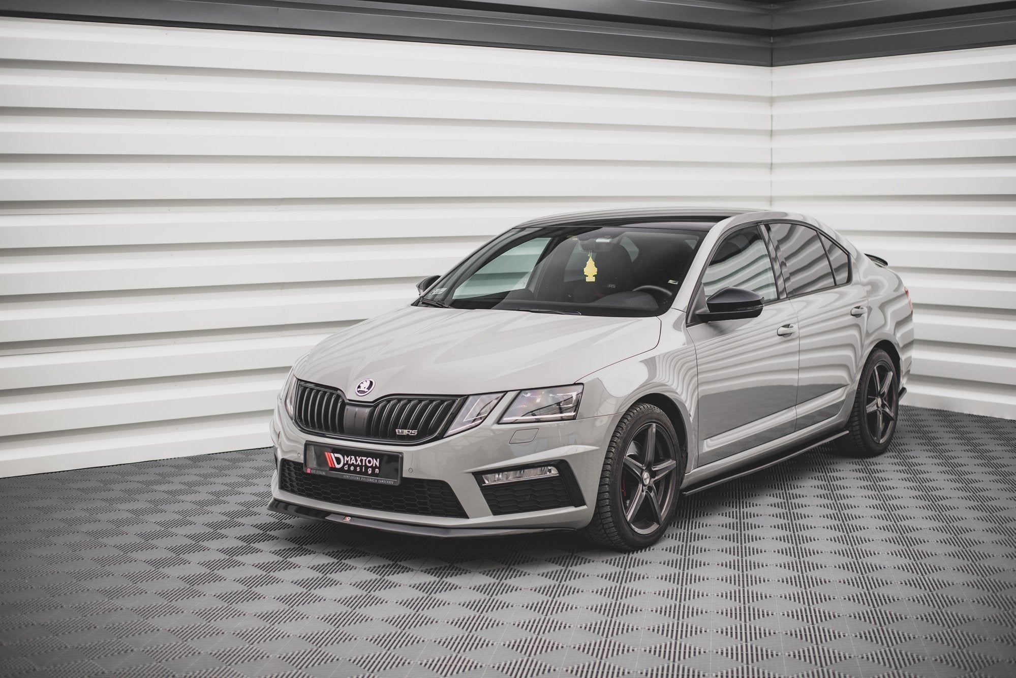 Maxton Splitter - Skoda Octavia RS Facelift Mk3