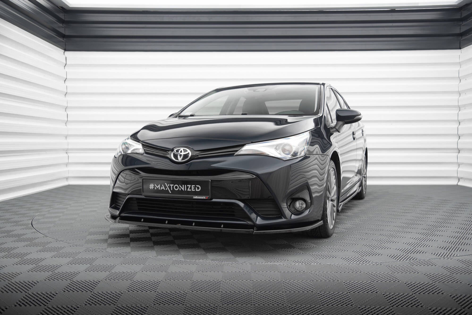 Maxton Splitter - Toyota Avensis MK3