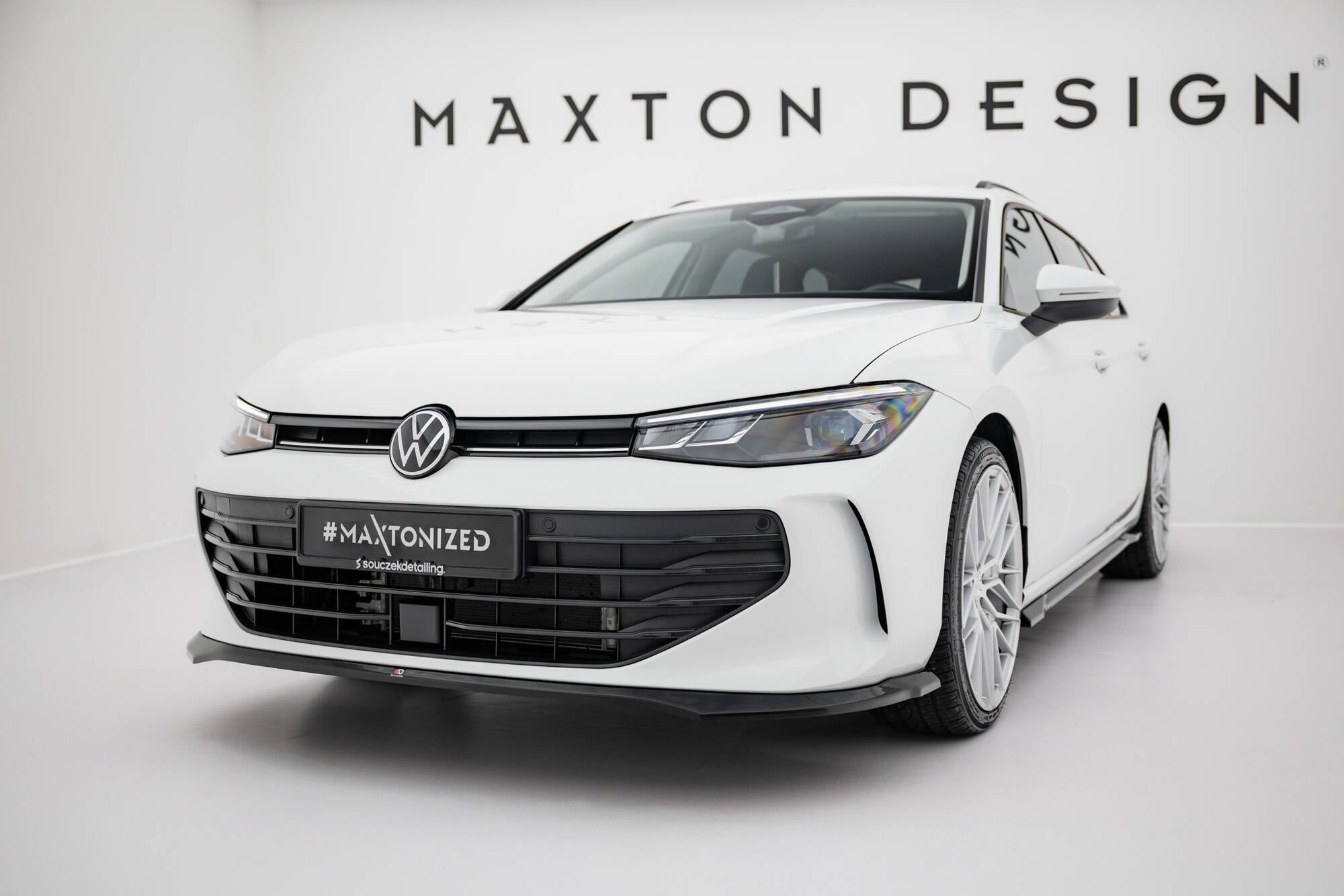 Maxton Splitter - Volkswagen Passat B9 [2024-]
