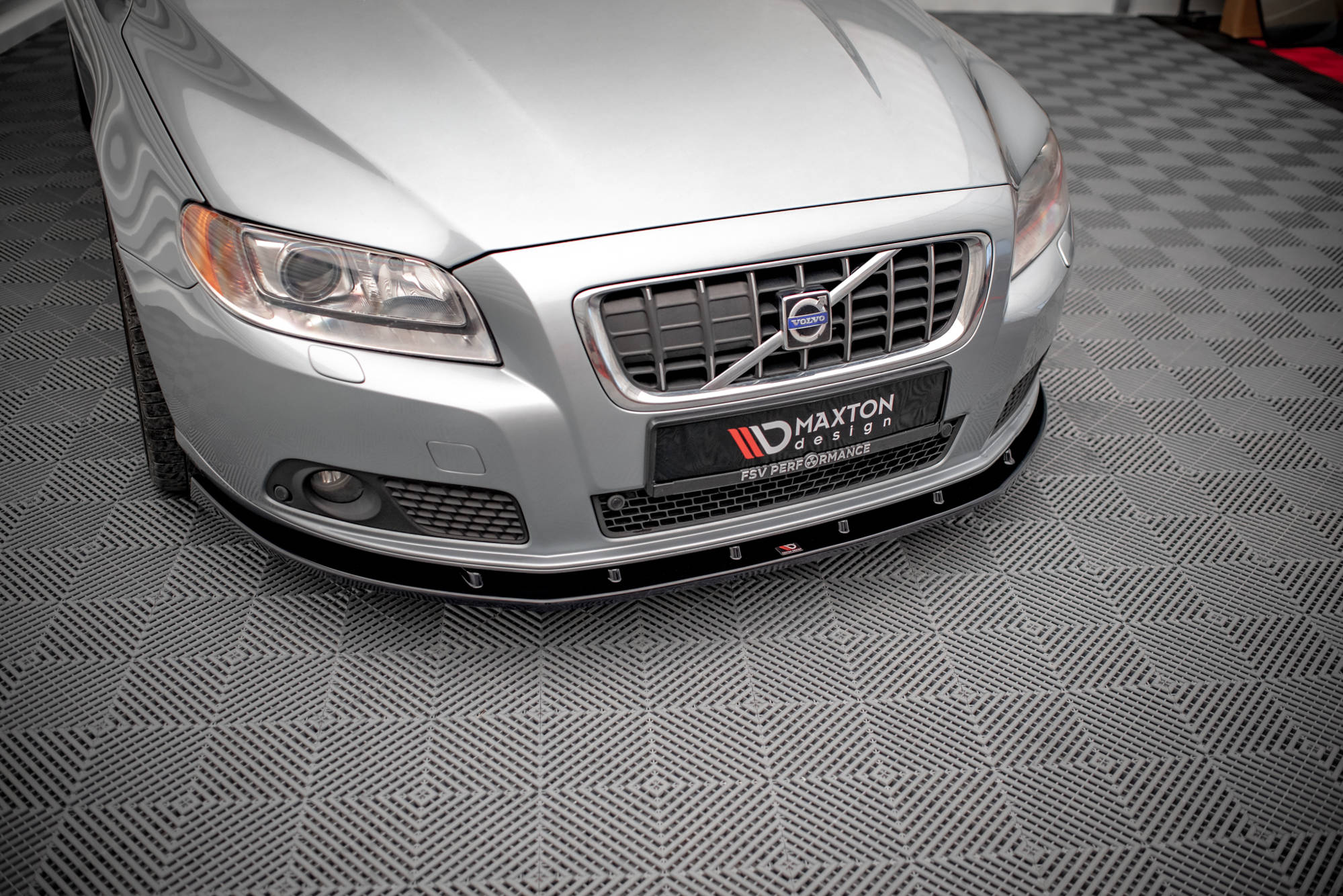Maxton Splitter - Volvo V70 Mk3