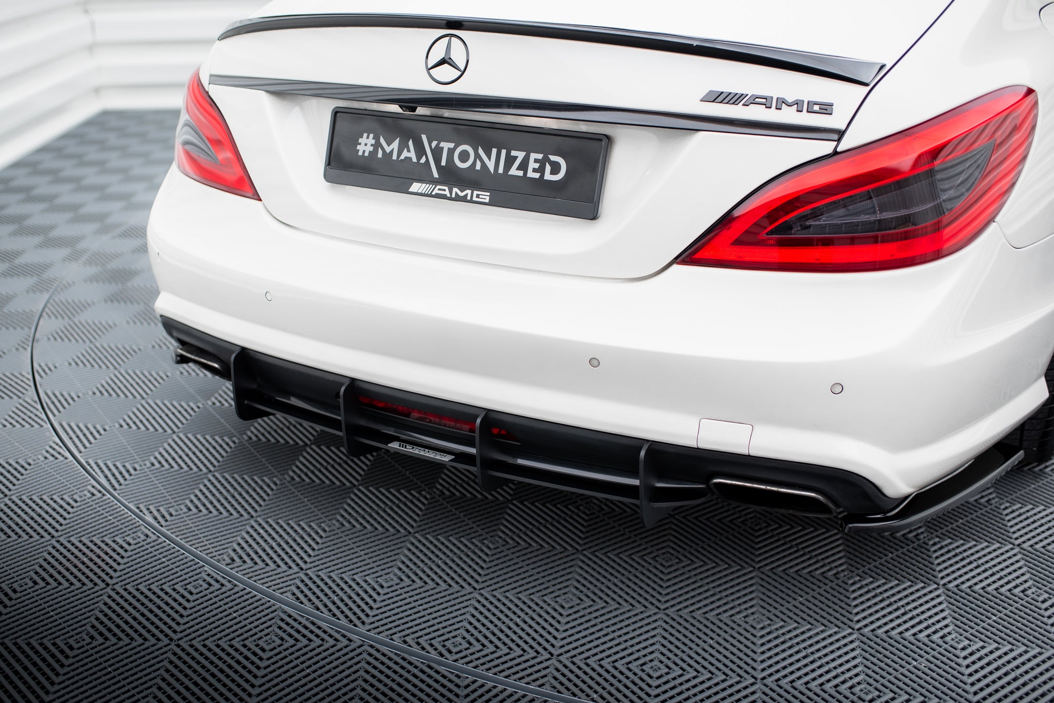 Maxton Diffuser - Mercedes CLS C 218