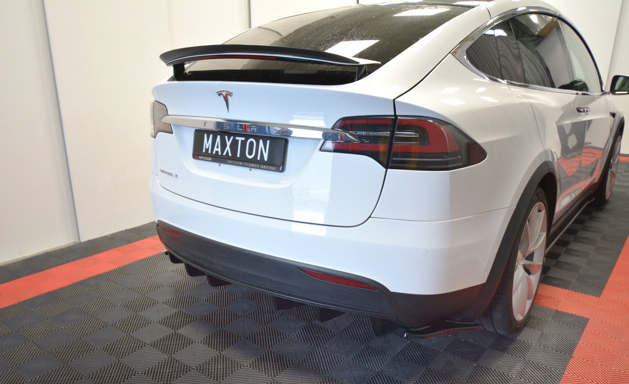 Maxton Valance - Tesla Model X