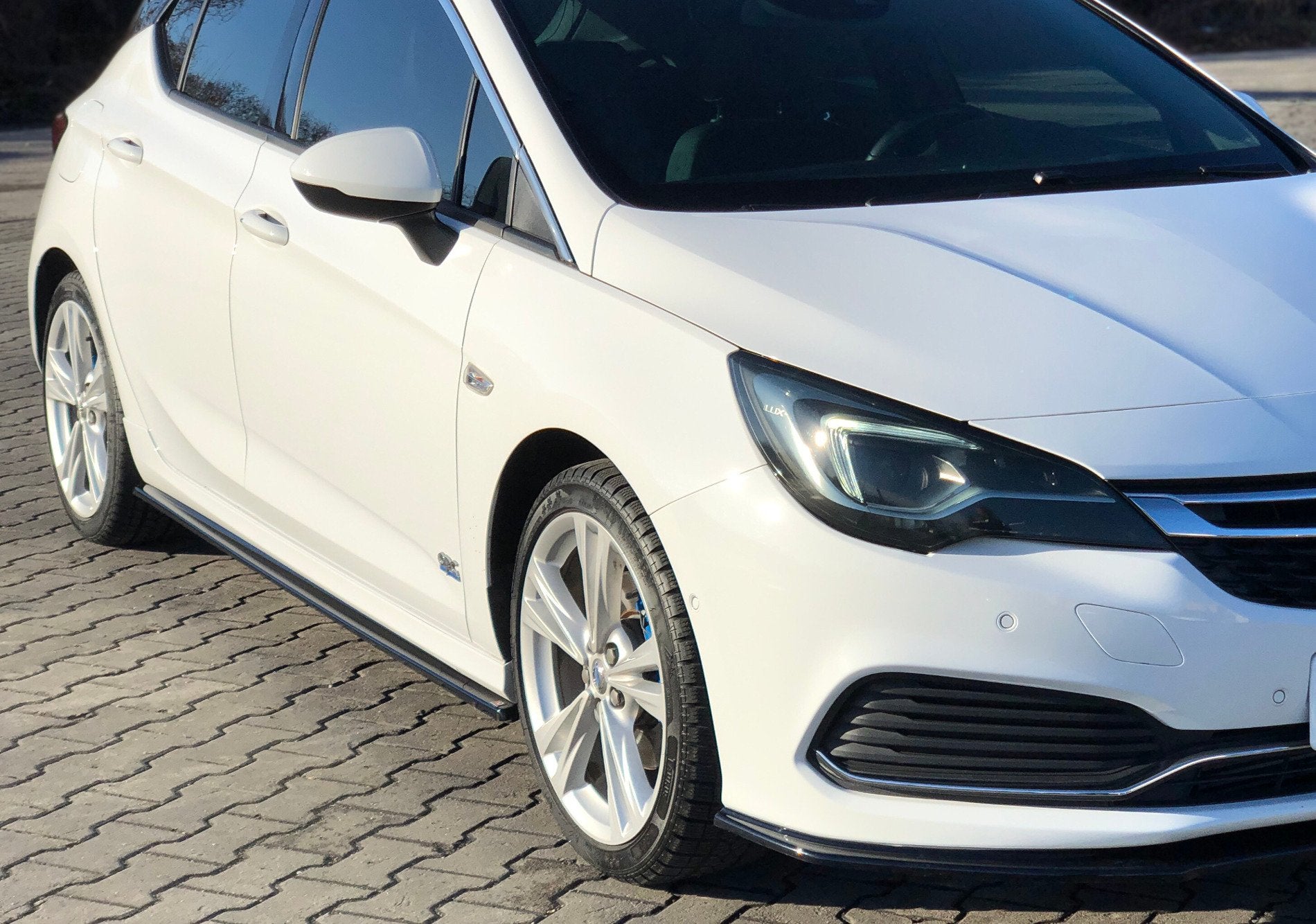 Maxton Side Skirts - Opel Astra K (Mk5)