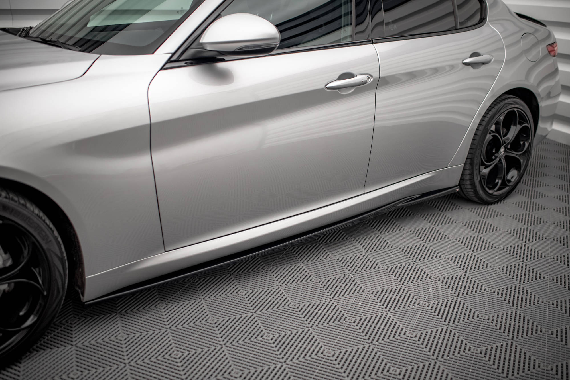 Maxton Side Skirts - Alfa Romeo Giulia Sport