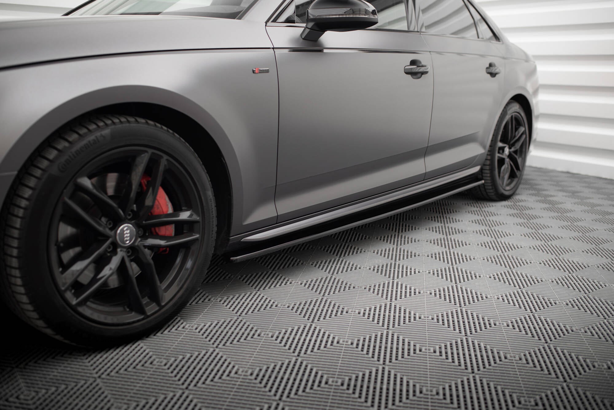 Maxton Side Skirts - Audi A4 B9