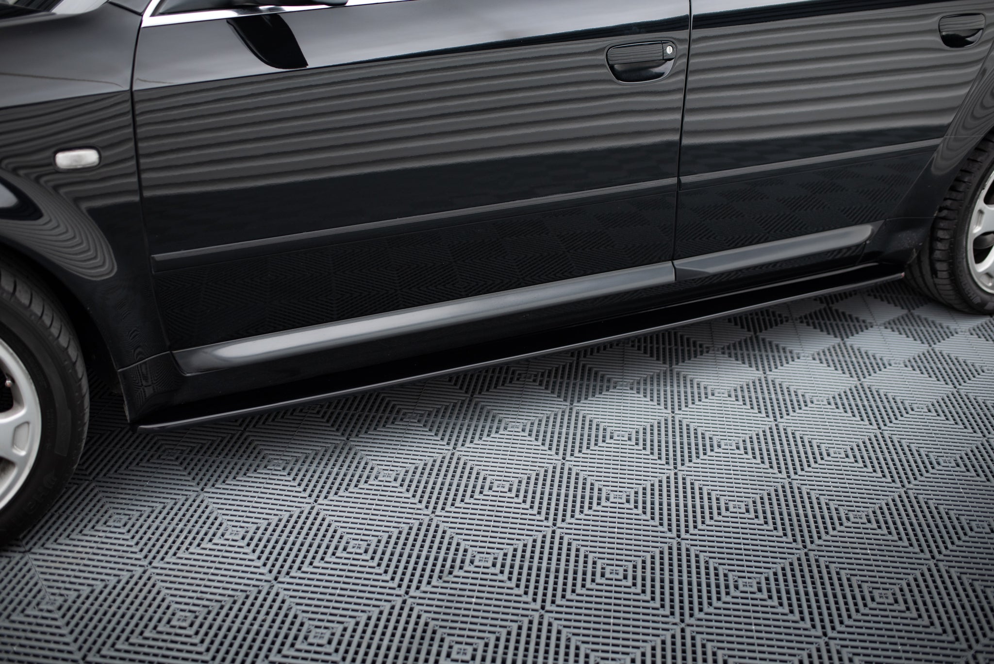 Maxton Side Skirts - Audi S6 C5