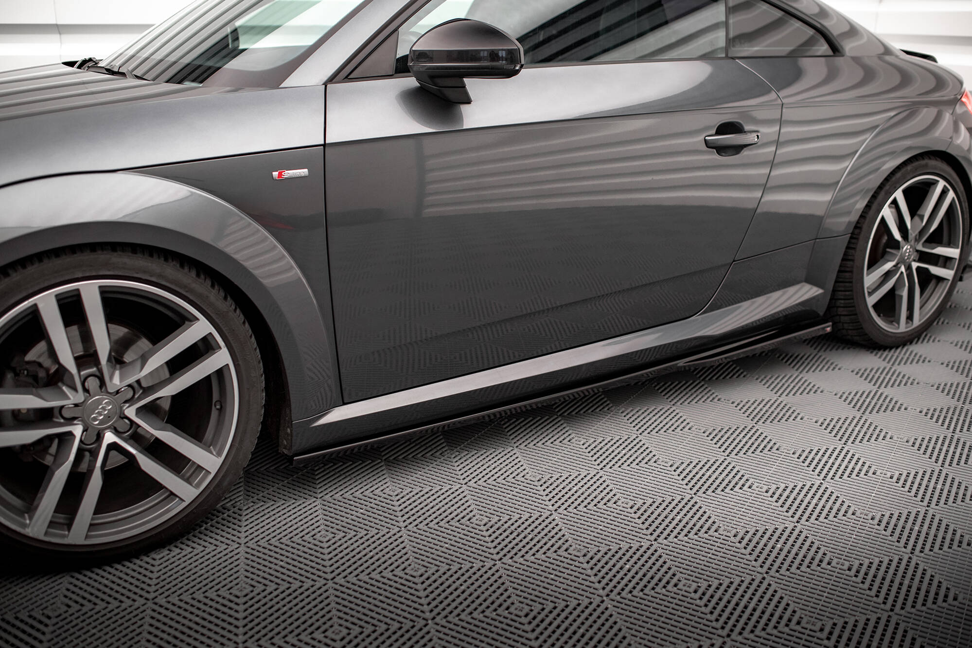 Maxton Side Skirts - Audi TT RS TT