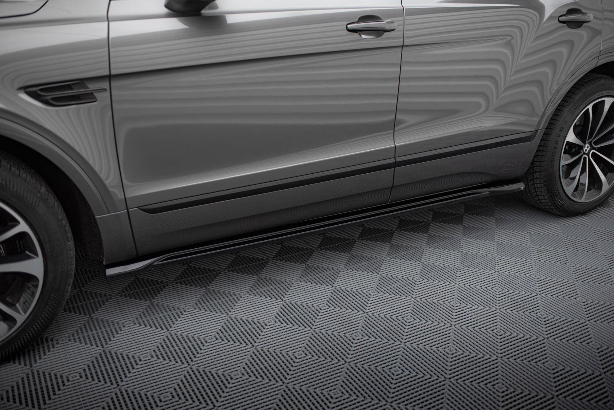 Maxton Side Skirts - Bentley Bentayga Mk1 [2015-2020]
