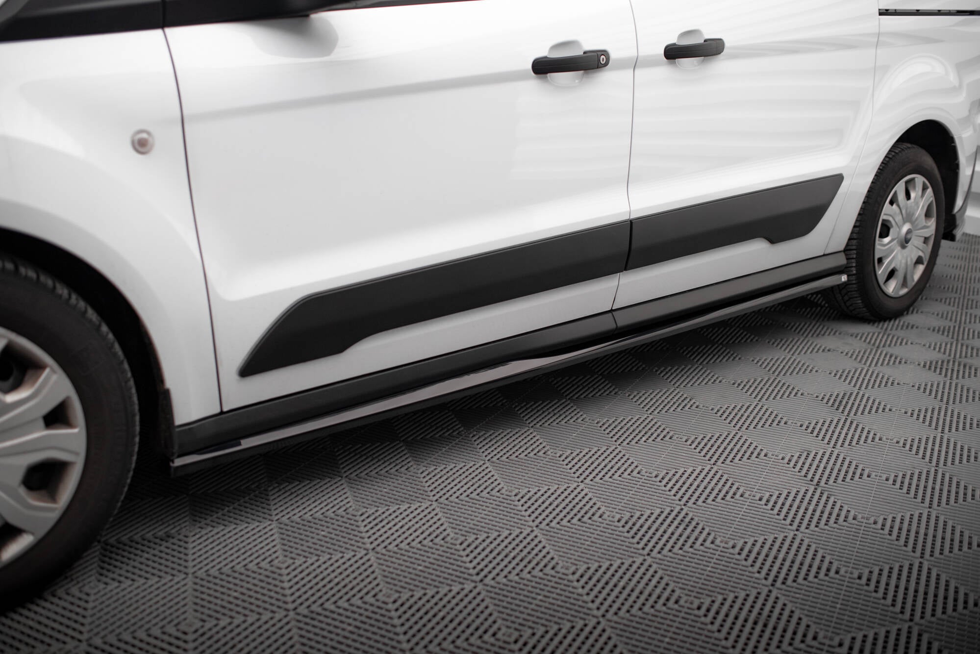 Maxton Side Skirts - Ford Transit Connect Mk2 Facelift [2017-2023]