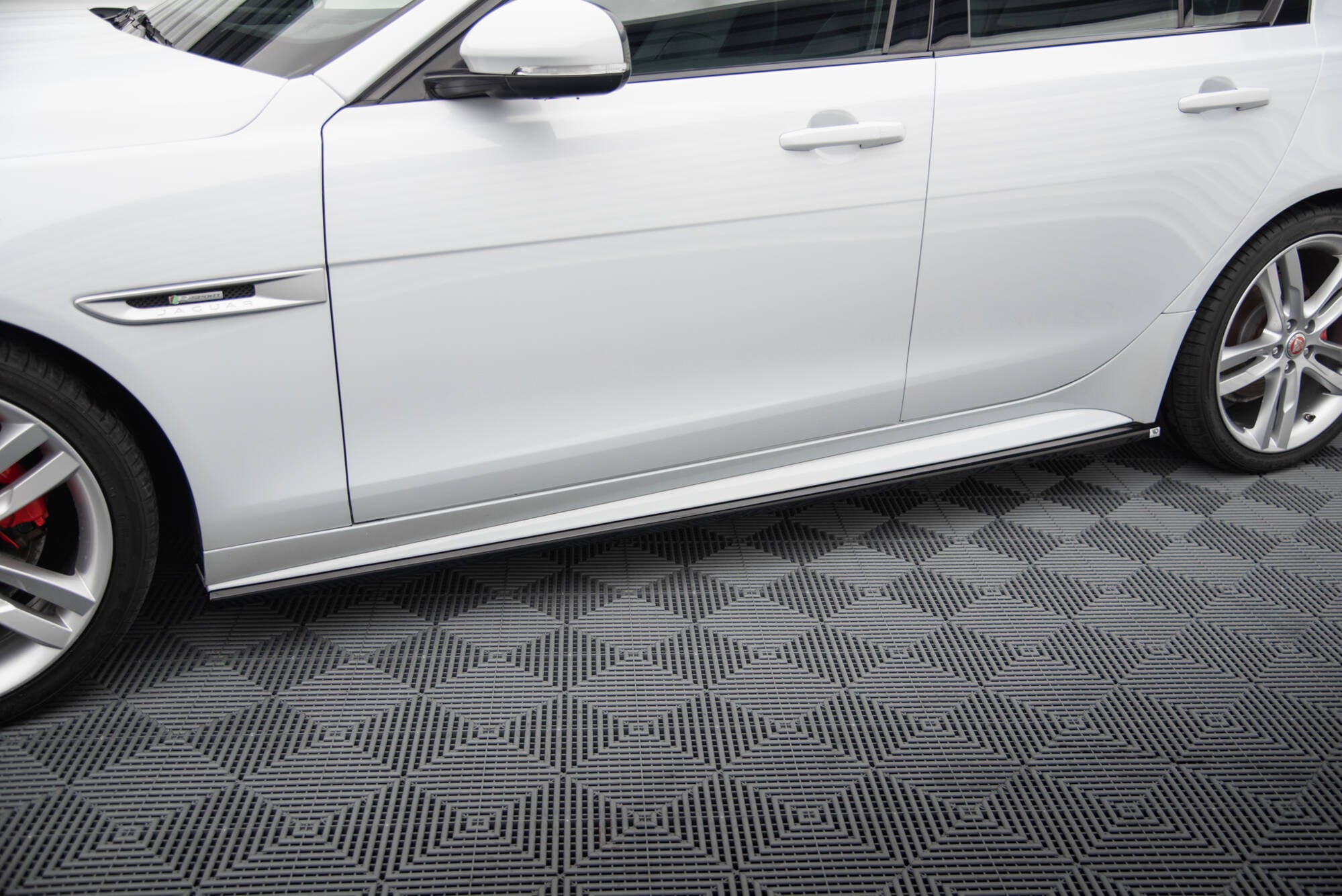 Maxton Side Skirts - Jaguar XE Mk1 [2015-]