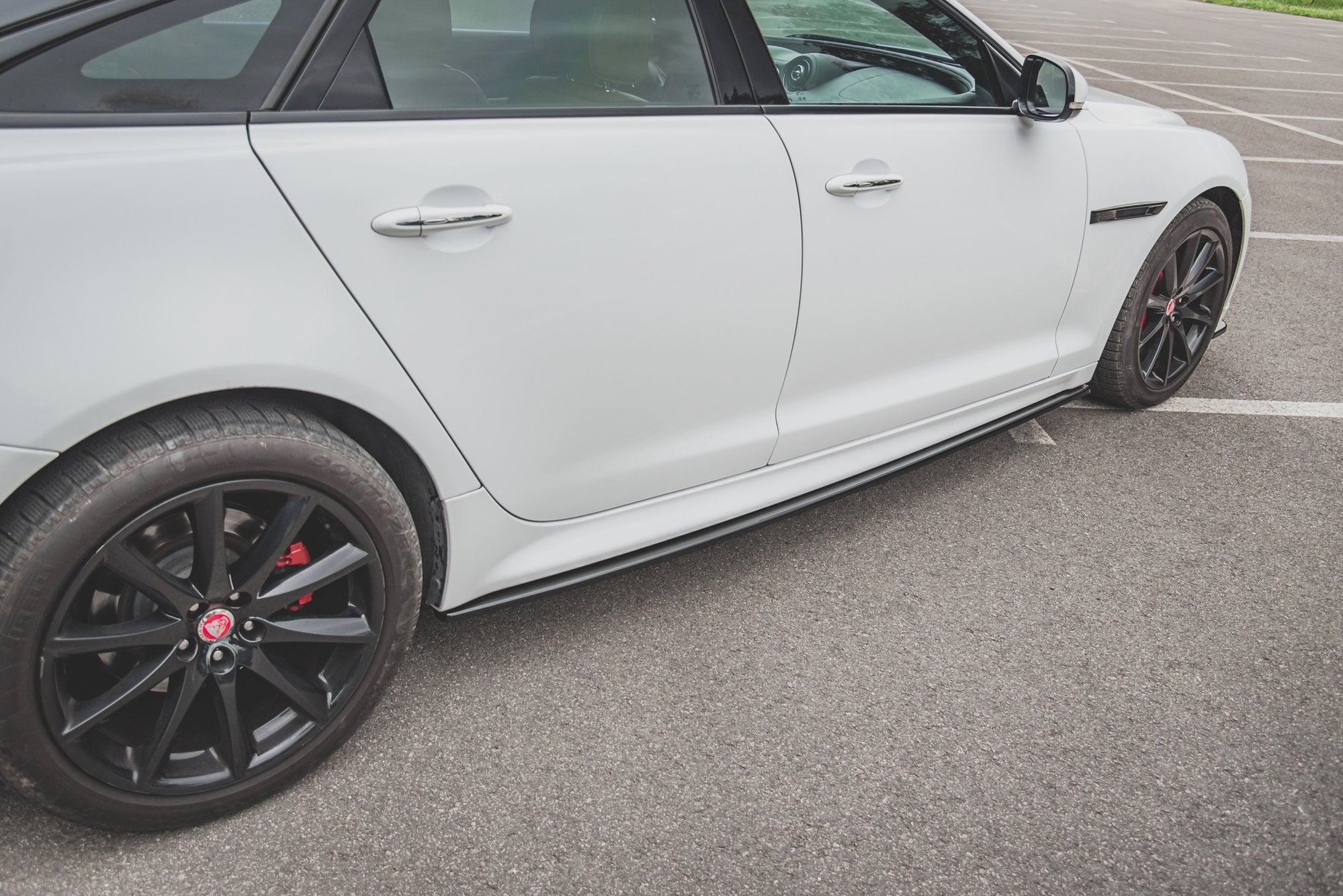 Maxton Side Skirts - Jaguar XJ X351