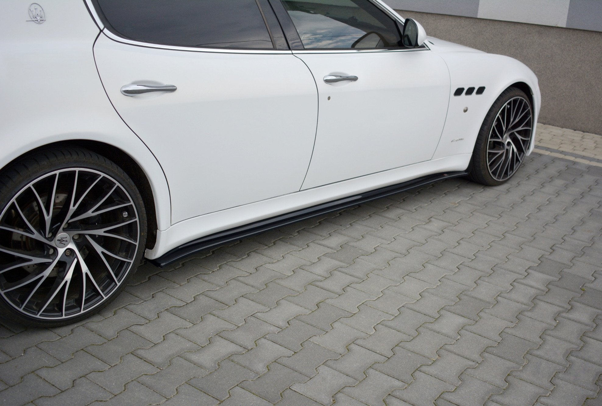 Maxton Side Skirts - Maserati Quattroporte MK5