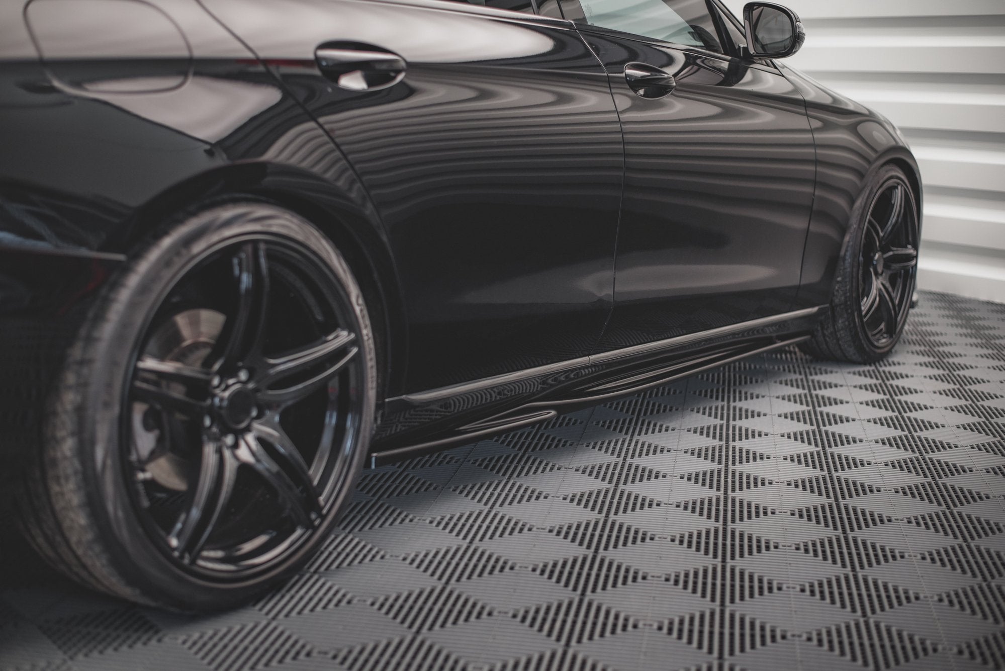 Maxton Side Skirts - Mercedes E Klasa W213