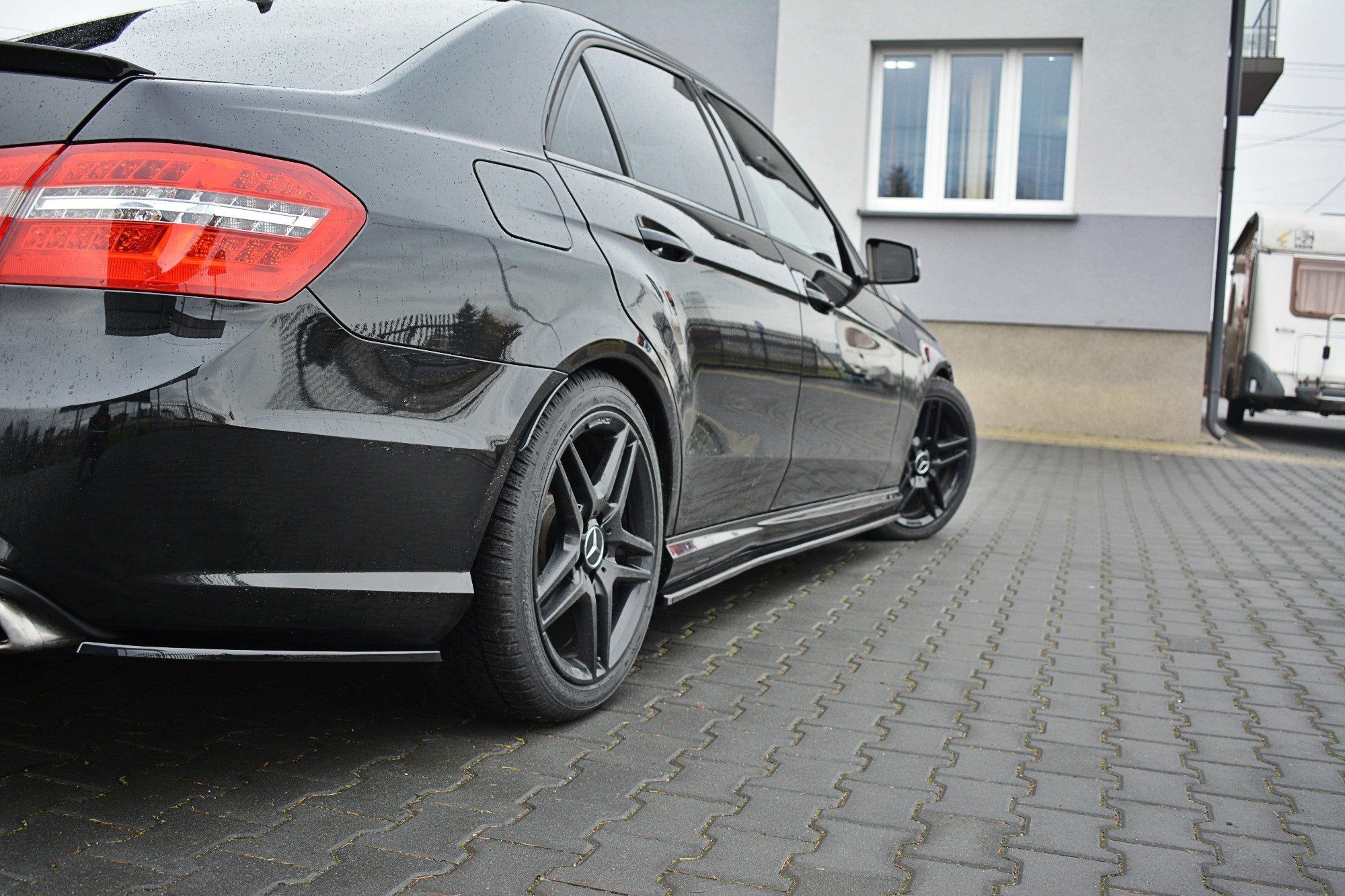 Maxton Side Skirts - Mercedes E Klasa w212