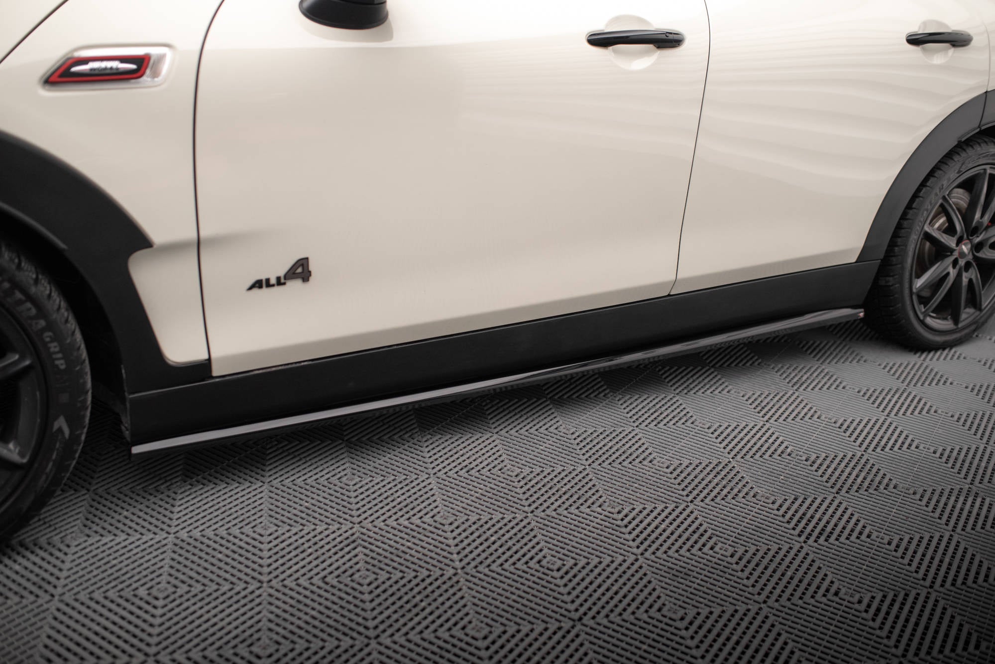 Maxton Side Skirts - Mini Clubman F54 Facelift [2019-]