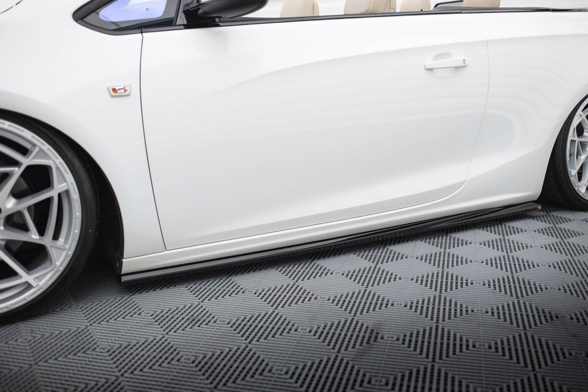Maxton Side Skirts - Opel Cascada