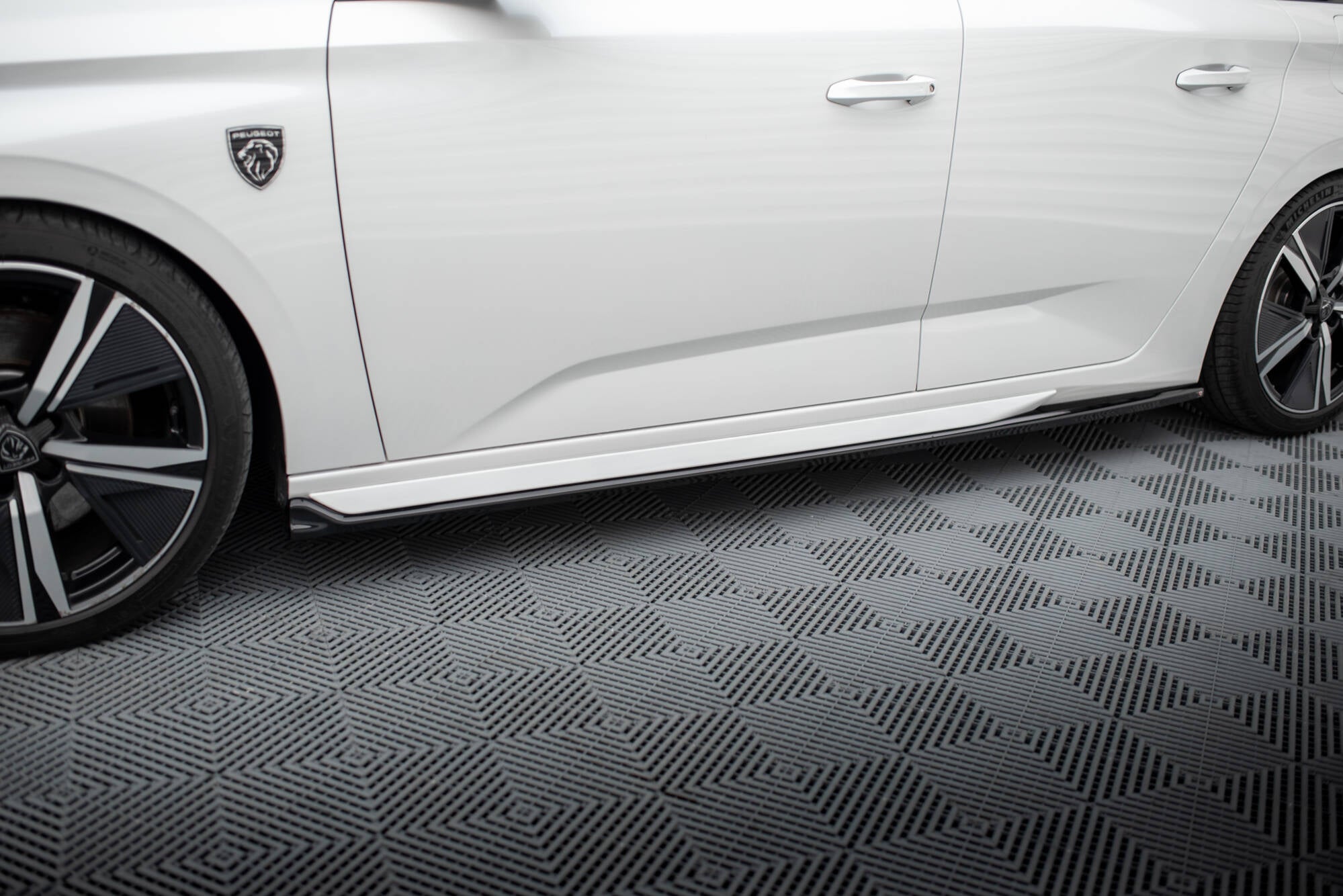 Maxton Side Skirts - Peugeot 308