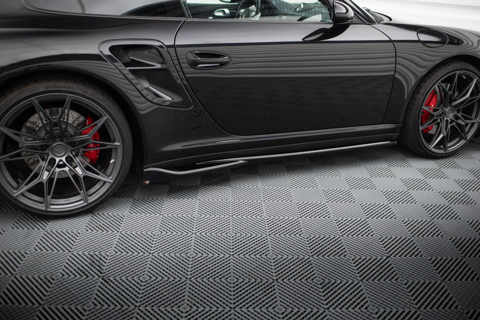 Maxton Side Skirts - Porsche 911 997