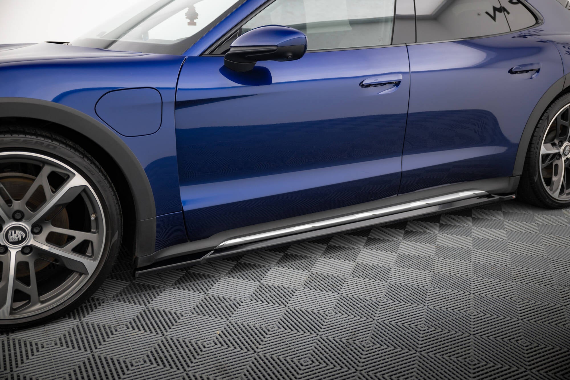 Maxton Side Skirts - Porsche Taycan Mk1 [2019-]