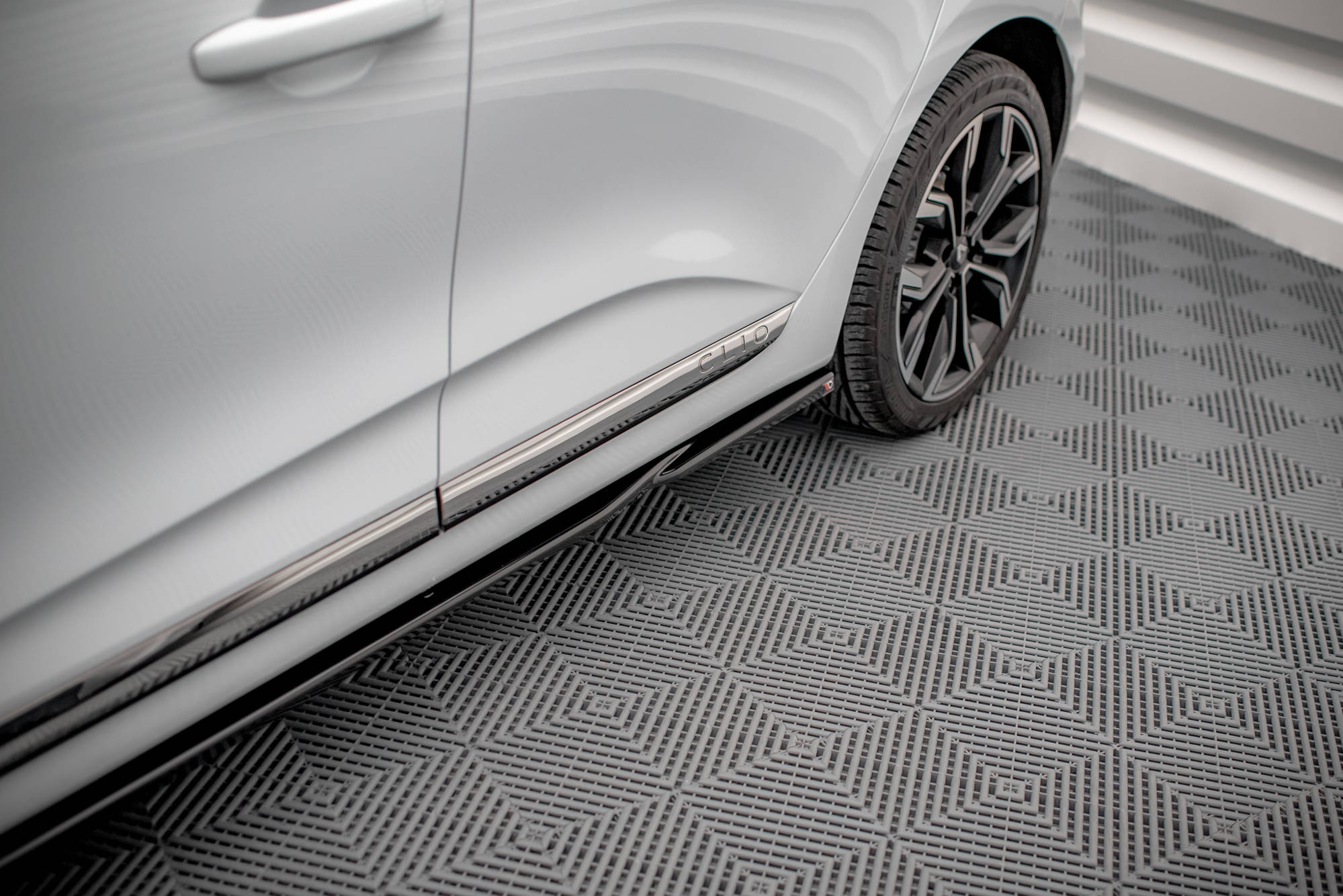 Maxton Side Skirts - Renault Clio Mk5 [2019-]