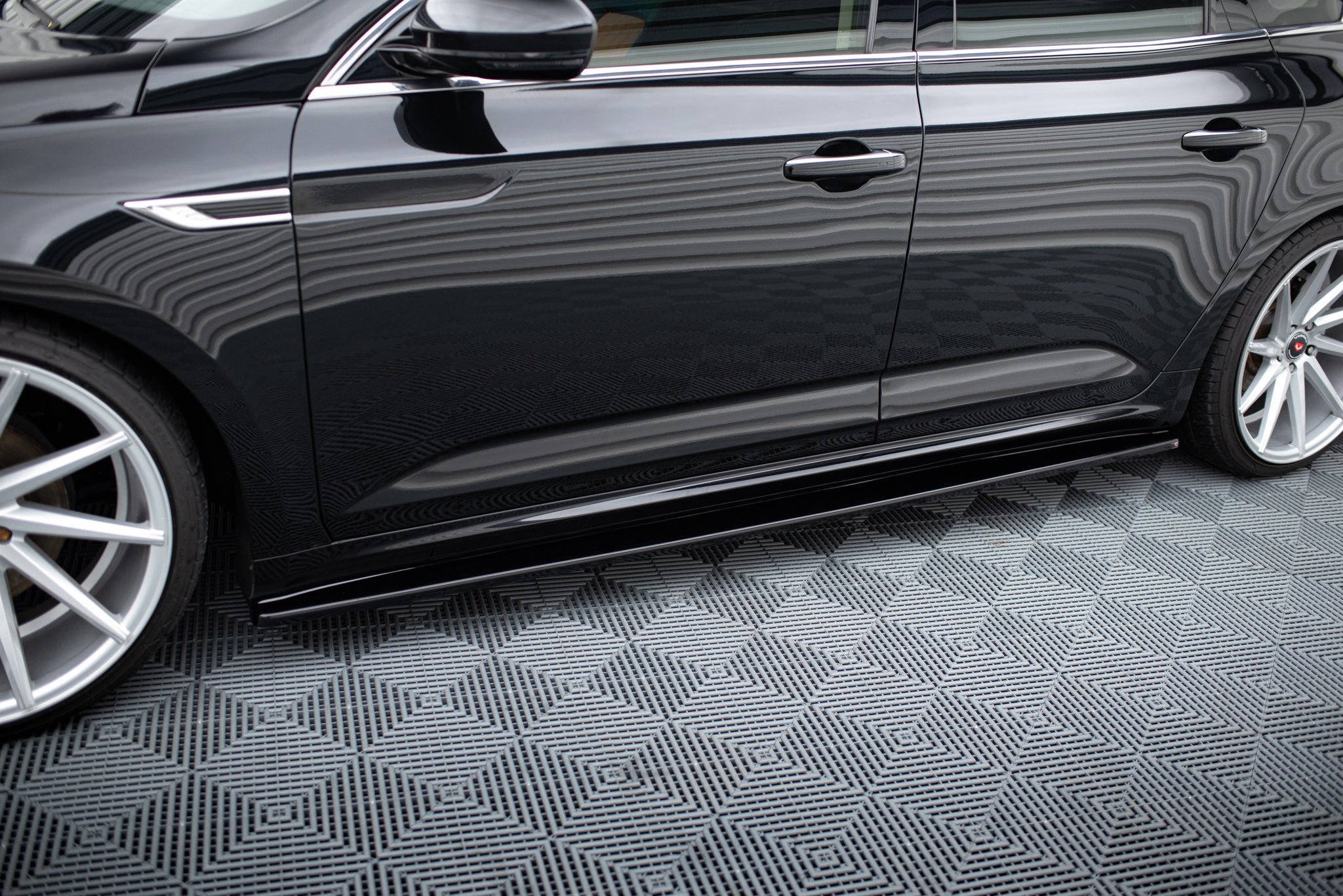 Maxton Side Skirts - Renault Talisman