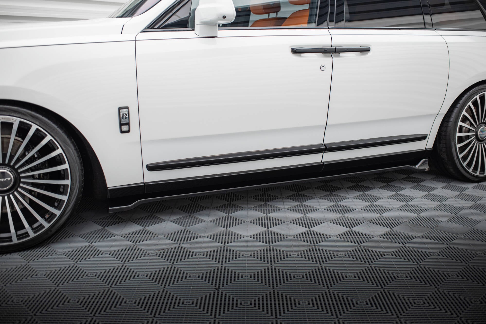 Maxton Side Skirts - Rolls Royce Cullinan