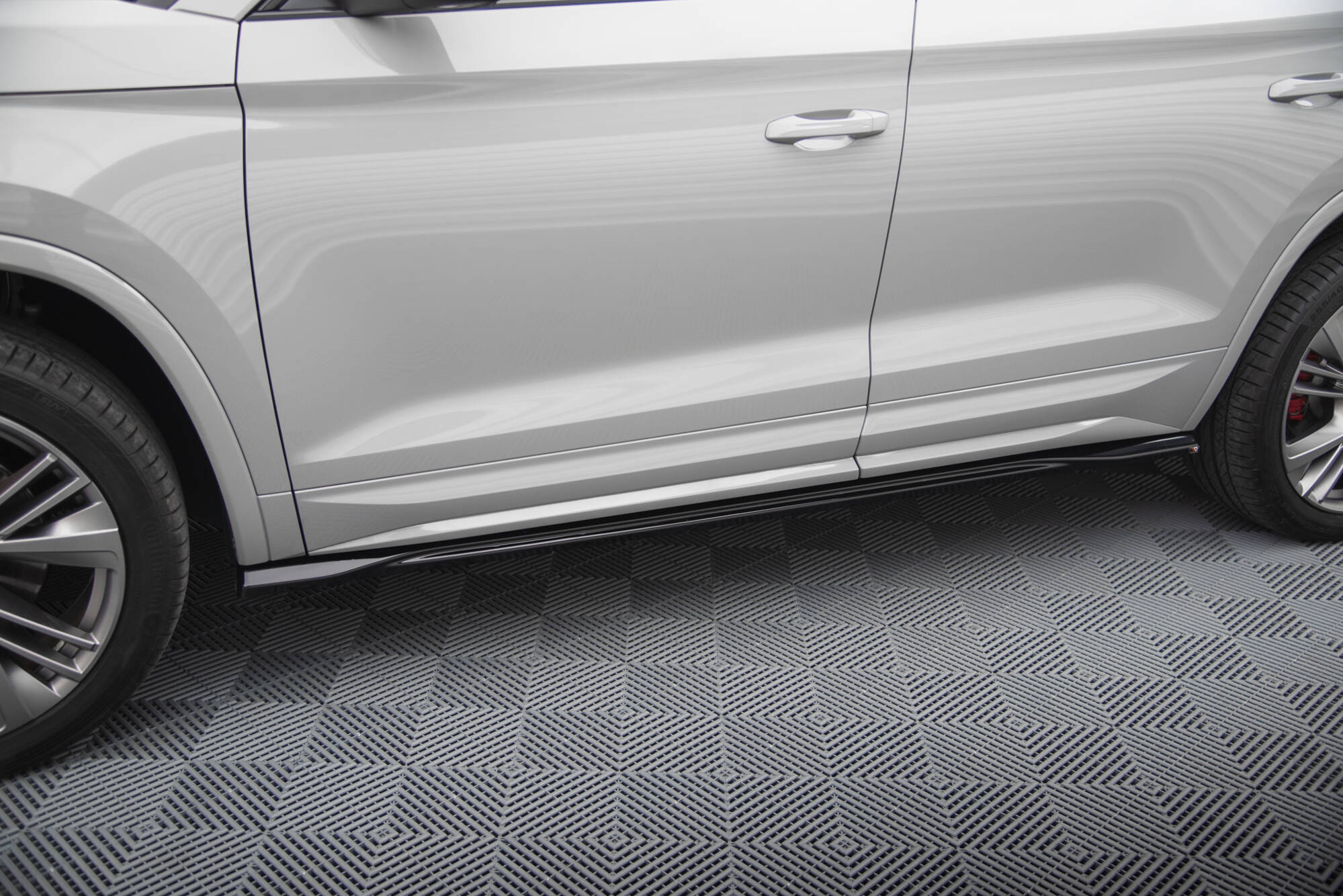 Maxton Side Skirts - Skoda Kodiaq RS