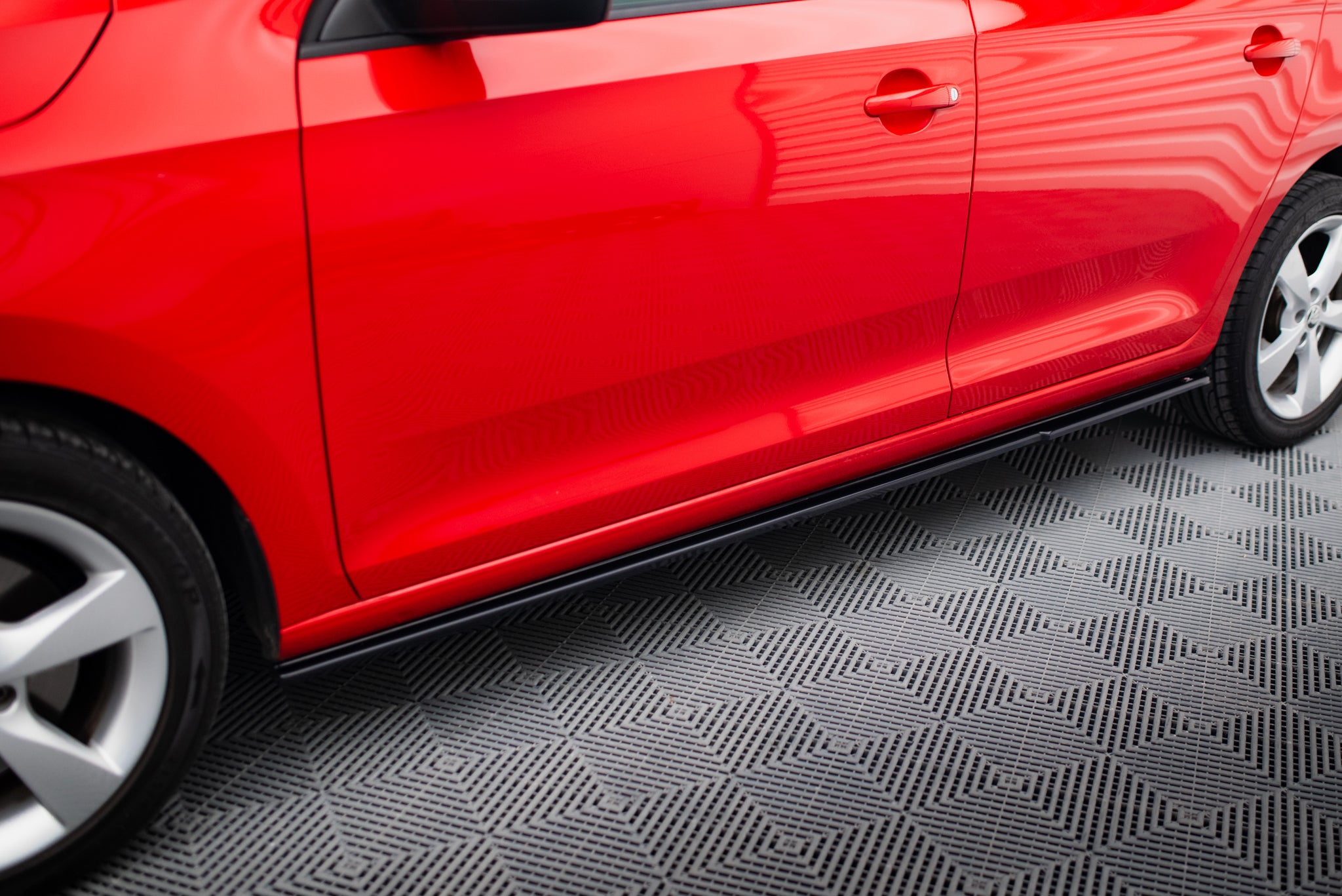 Maxton Side Skirts - Skoda Rapid