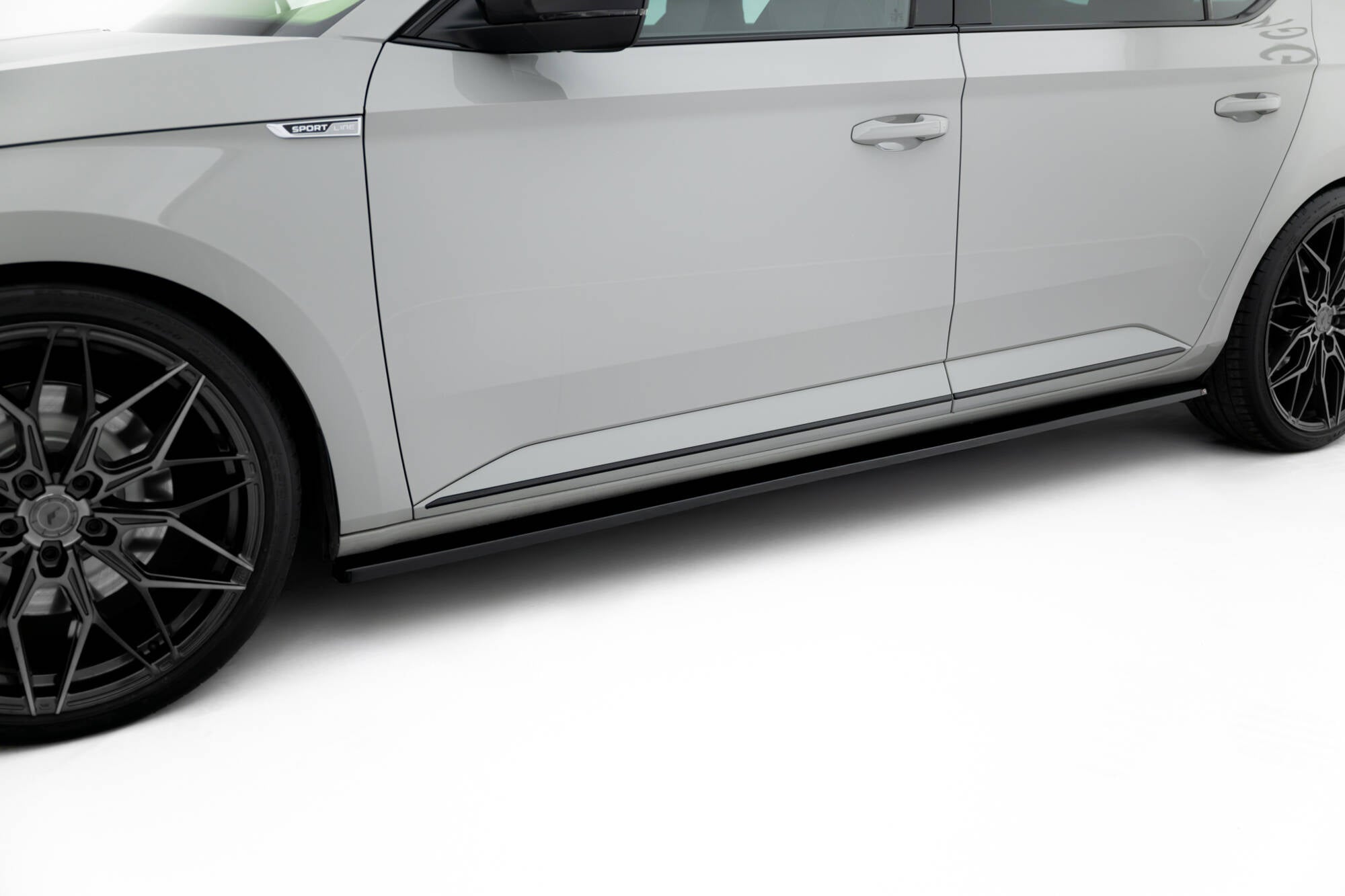 Maxton Side Skirts - Skoda Superb Mk3