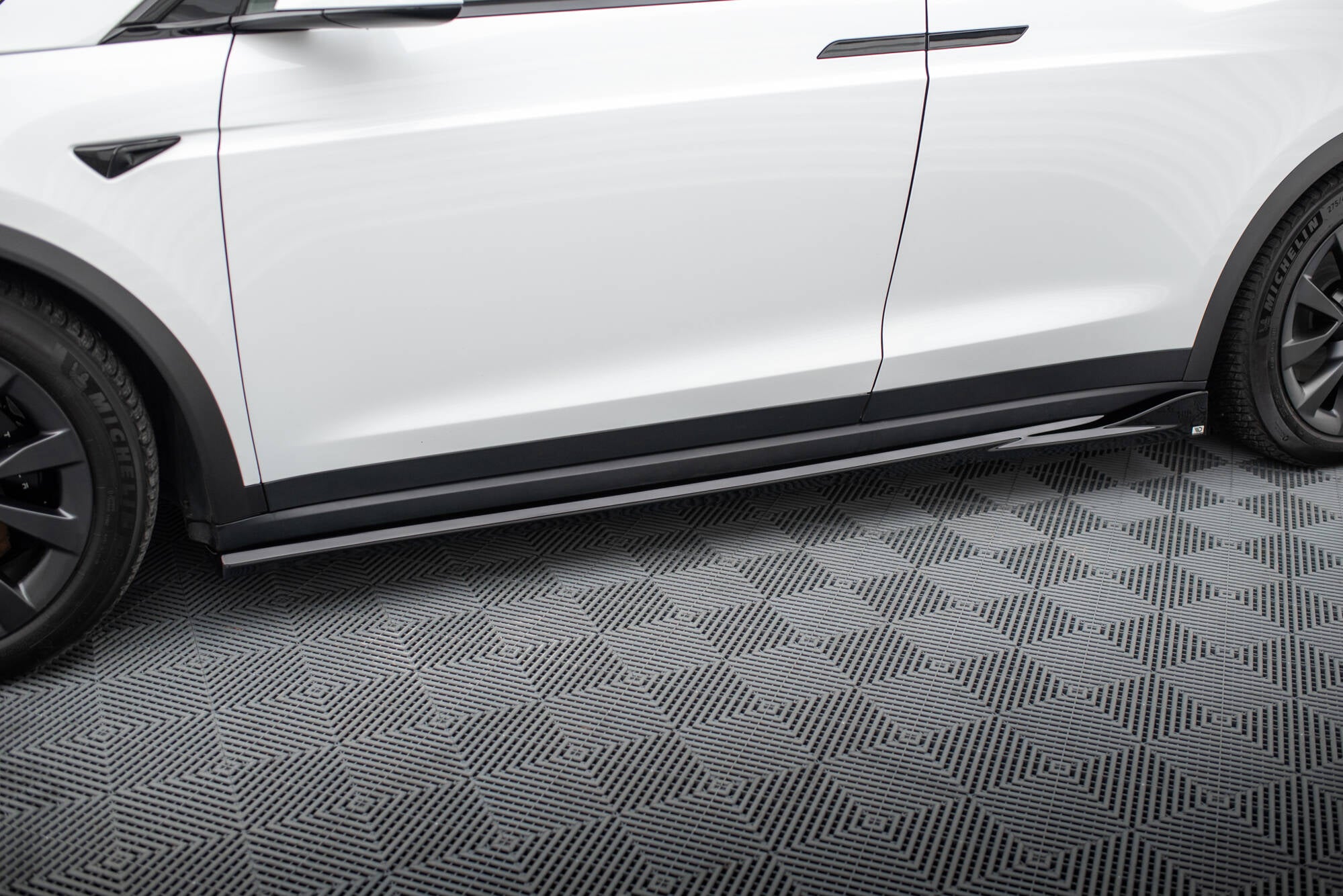 Maxton Side Skirts - Tesla Model X