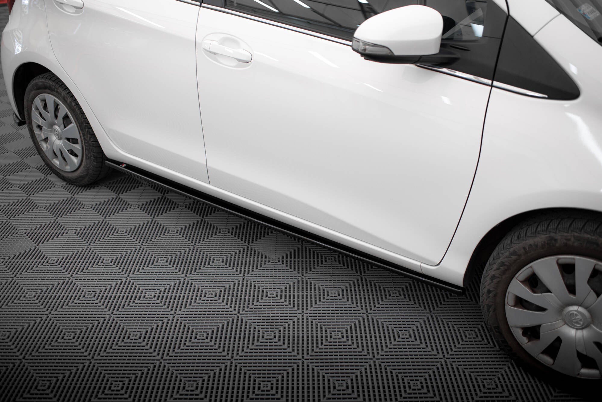Maxton Side Skirts - Toyota Yaris Mk3 Facelift [2014-2017]
