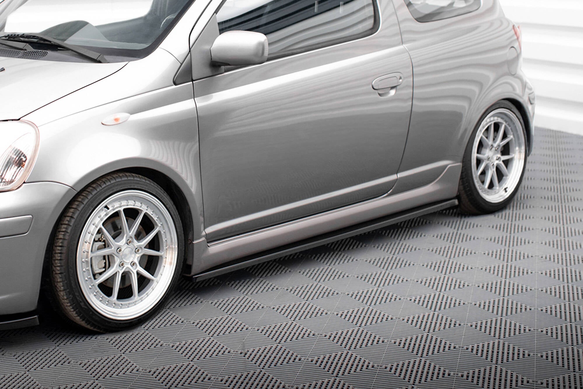 Maxton Side Skirts - Toyota Yaris Mk1