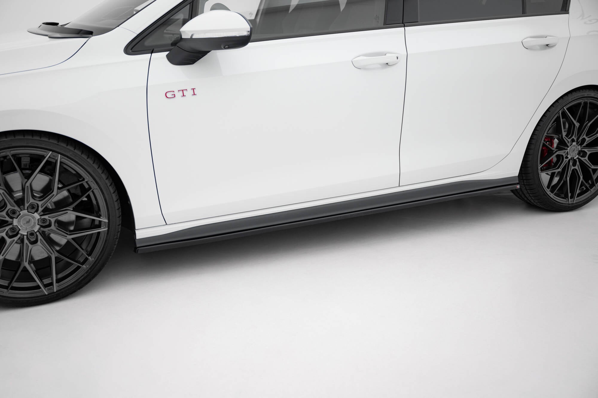Maxton Side Skirts - Volkswagen Golf GTI Mk8