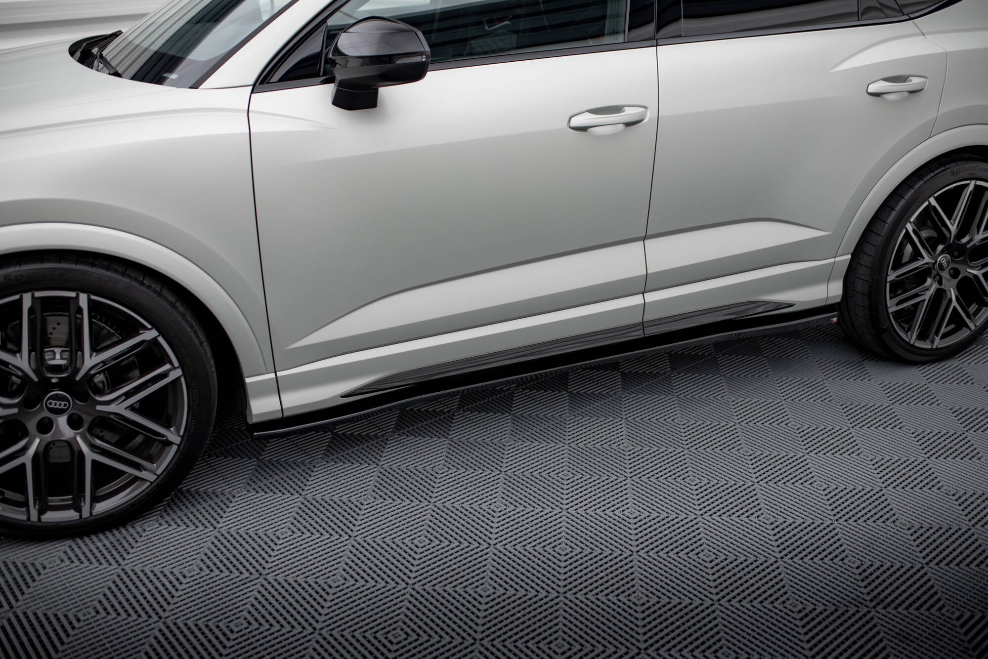 Maxton Side Skirts - Audi RSQ3 F3