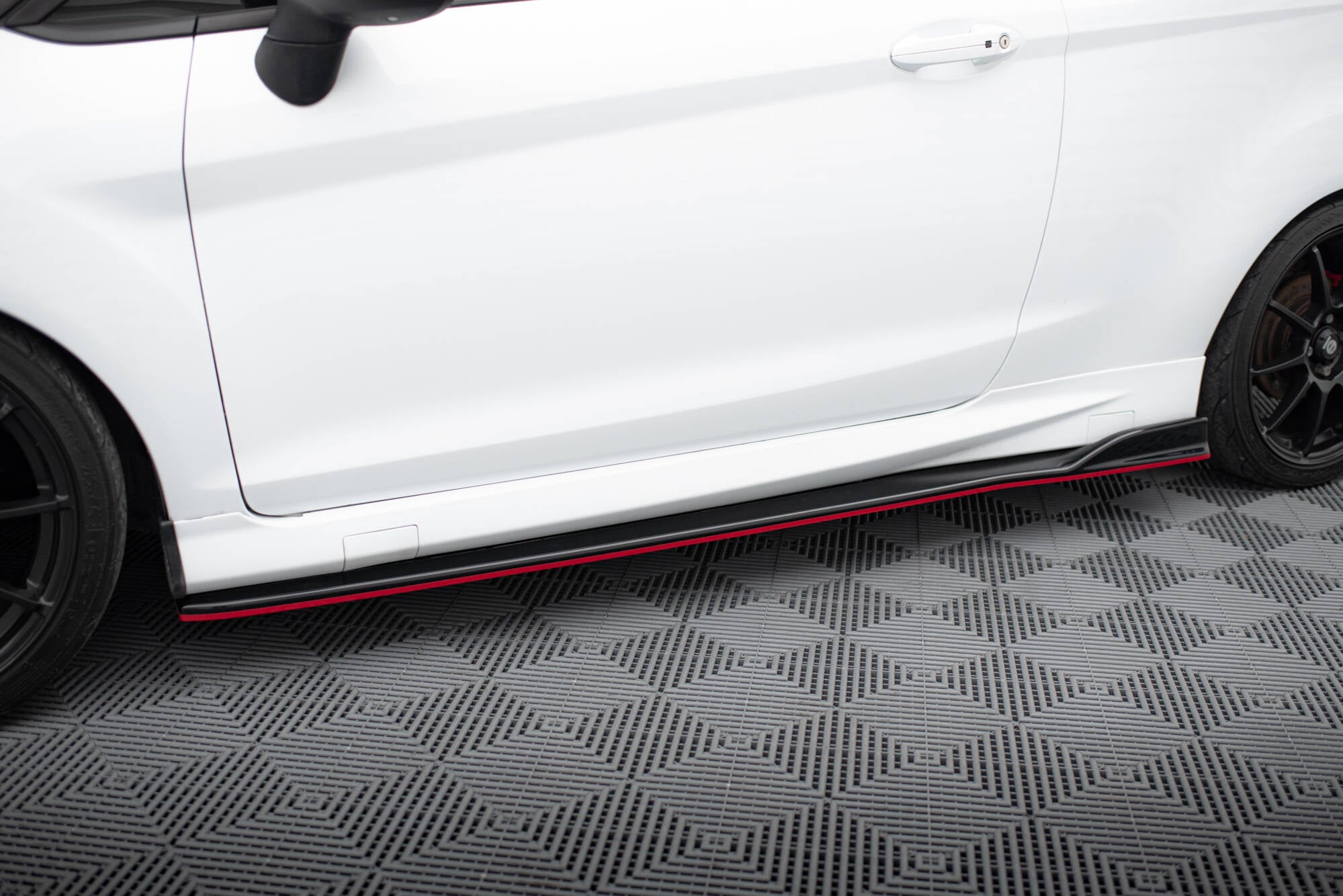 Maxton Side Skirts - Ford Fiesta Mk7 Facelift