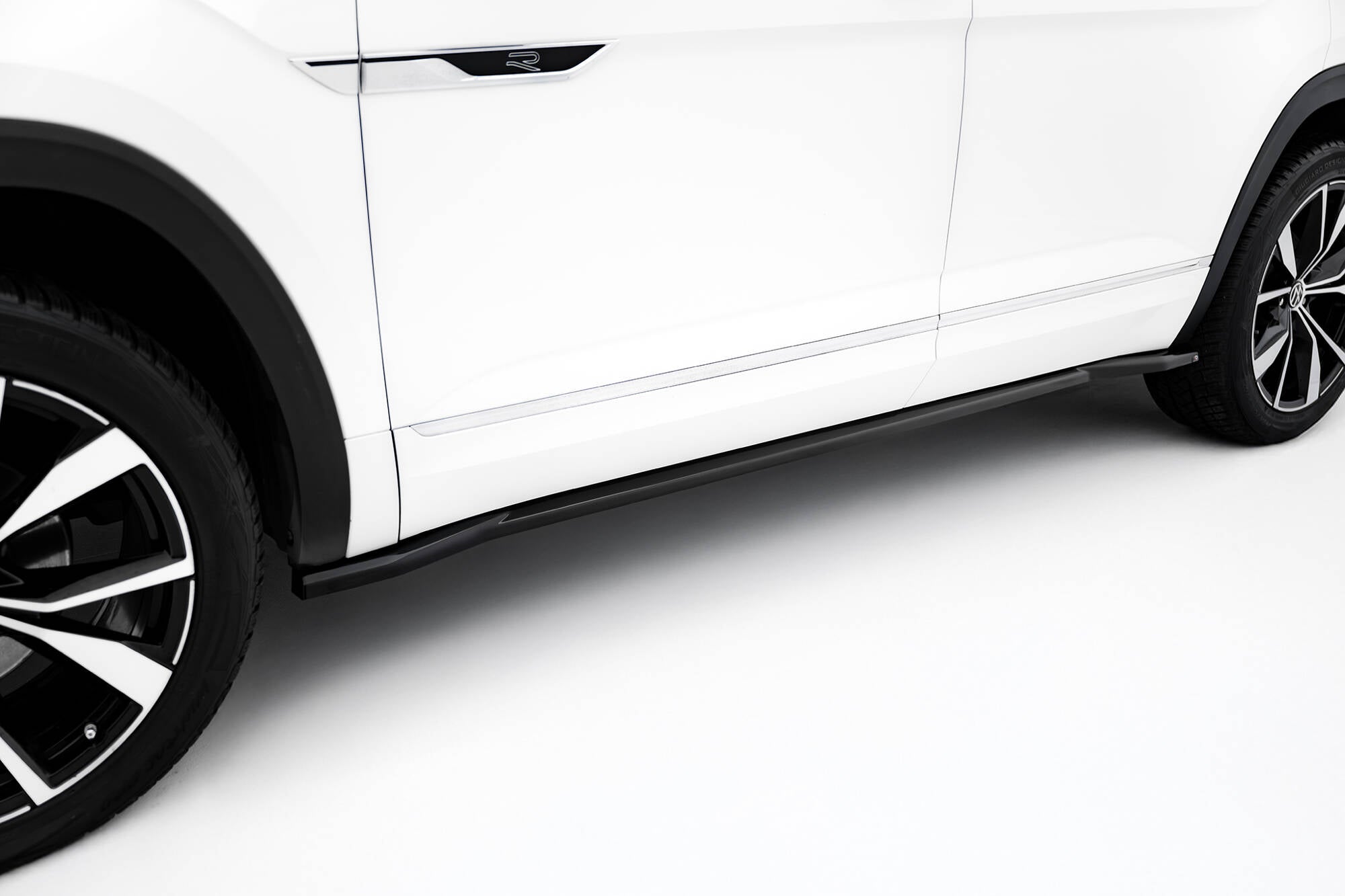 Maxton Side Skirts - Volkswagen Atlas Mk1 Facelift 2 [2023-]