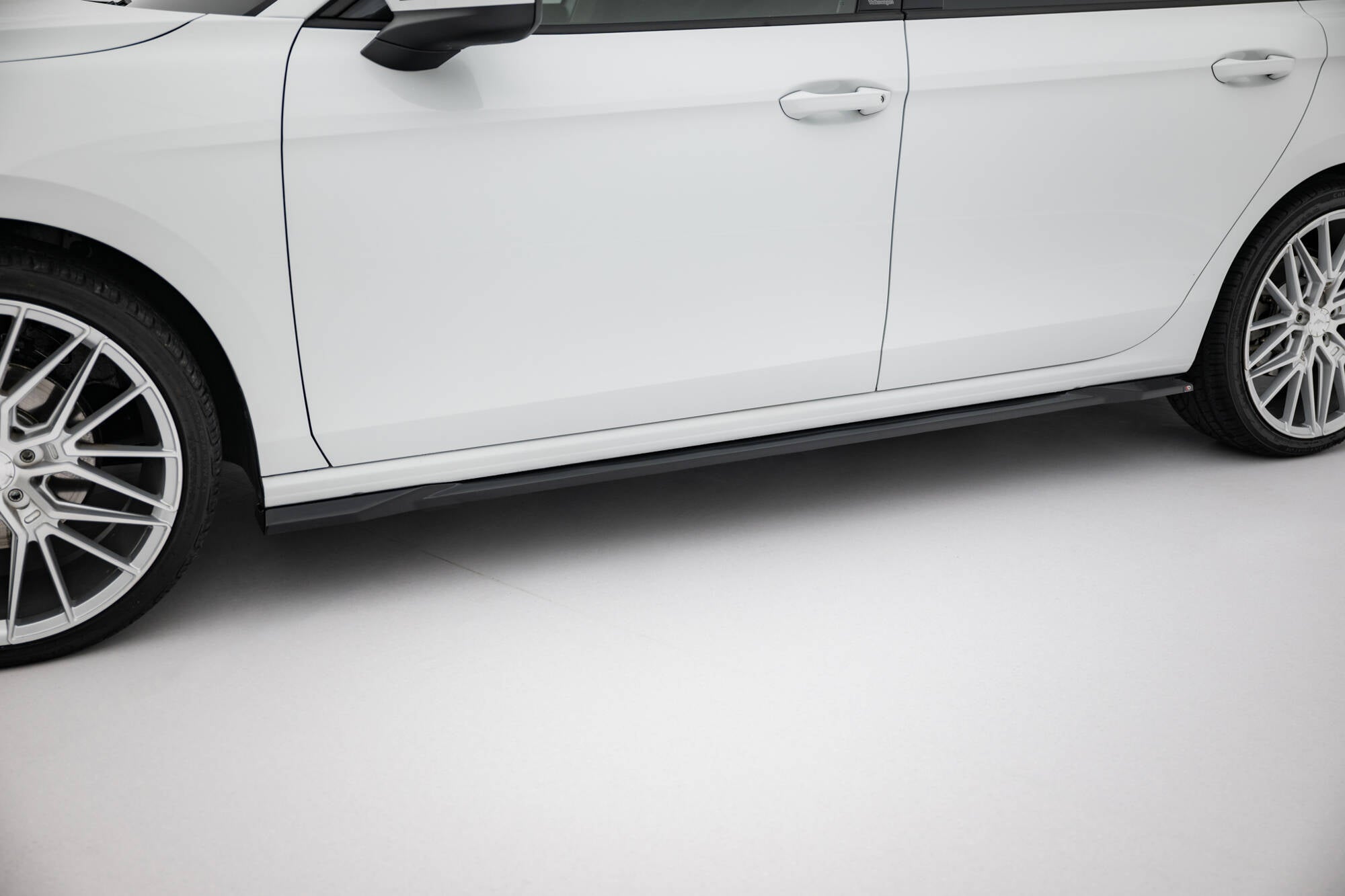 Maxton Side Skirts - Volkswagen Passat B9 [2024-]