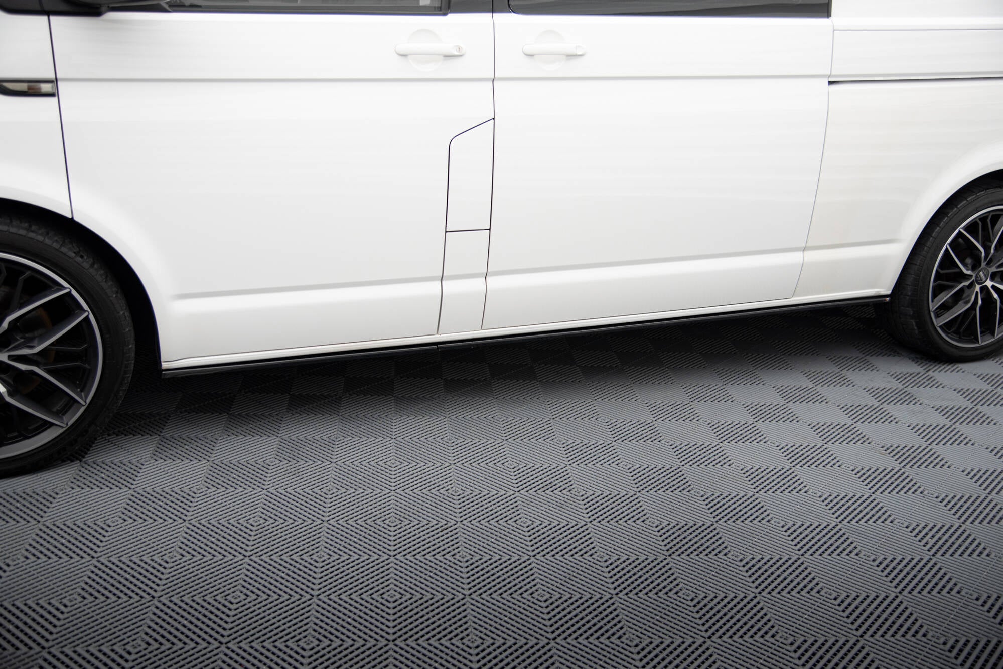 Maxton Side Skirts - Volkswagen T6