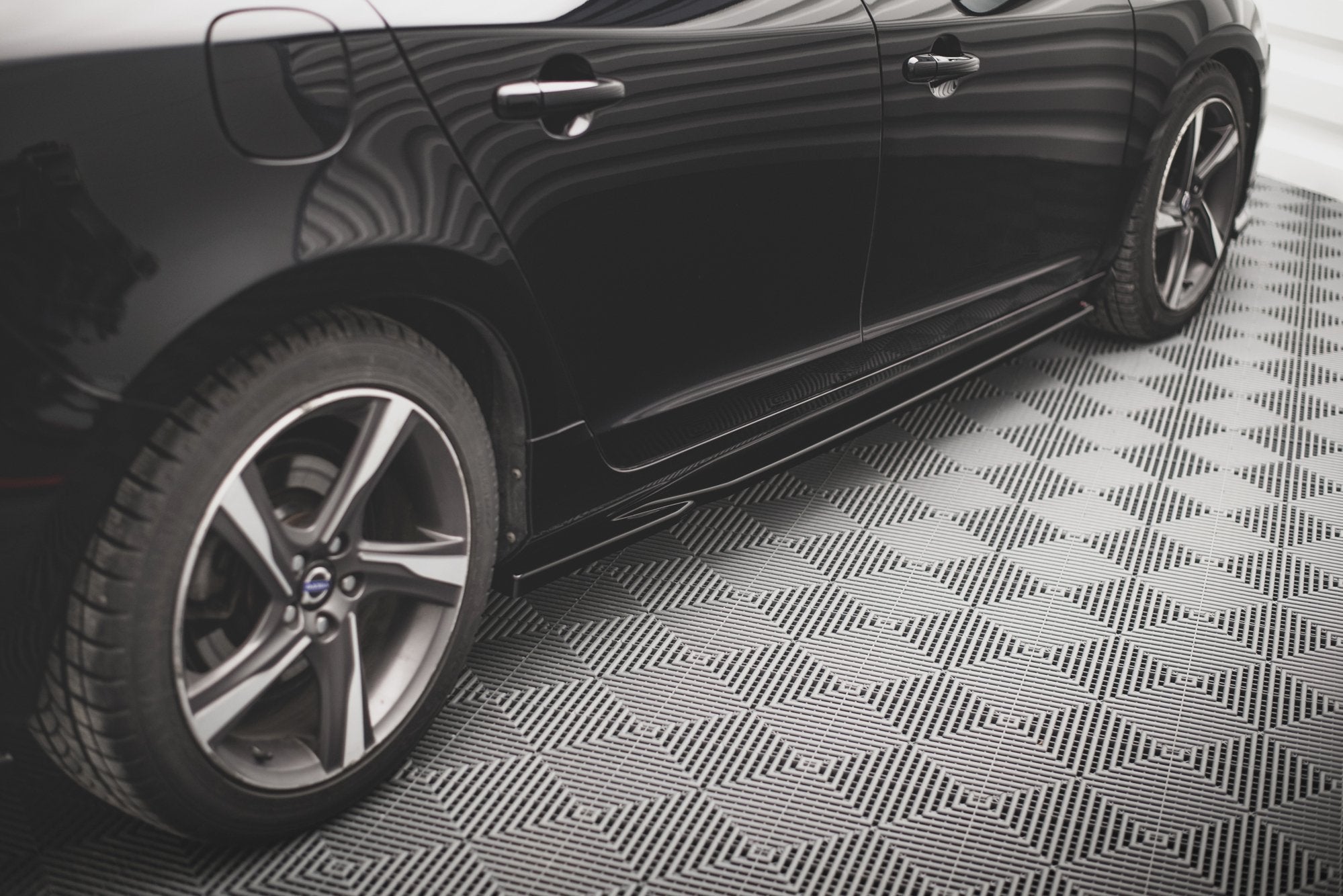 Maxton Side Skirts - Volvo S60 MK2