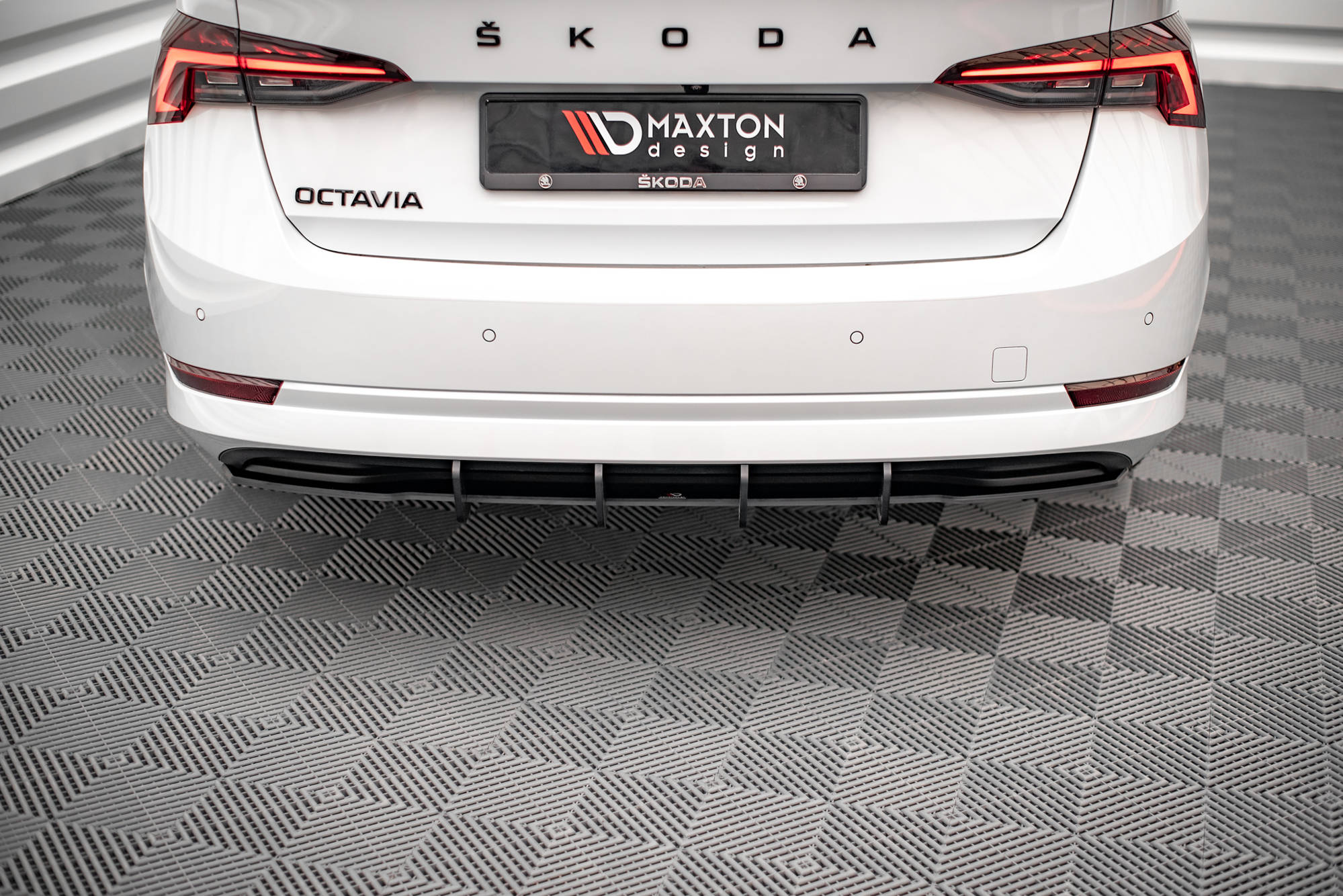Maxton Diffuser - Skoda Octavia Mk4