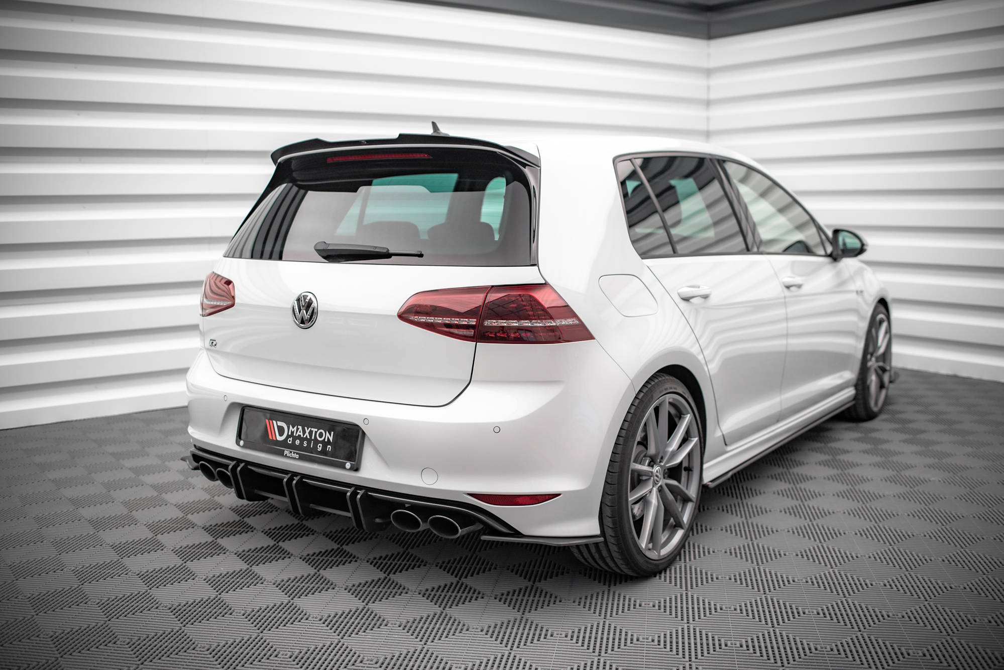 Maxton Diffuser – Volkswagen Golf R Mk8