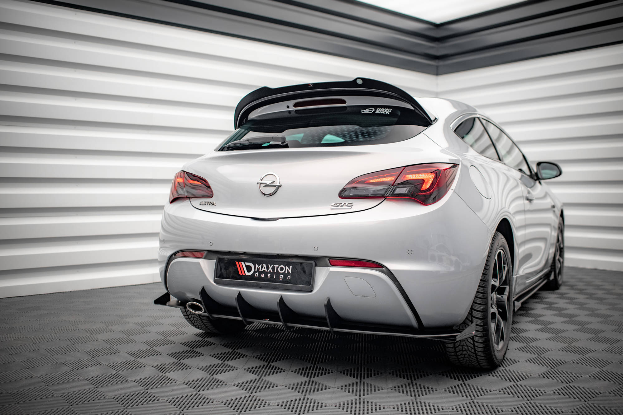 Maxton Valance - Opel Astra J (Mk4)