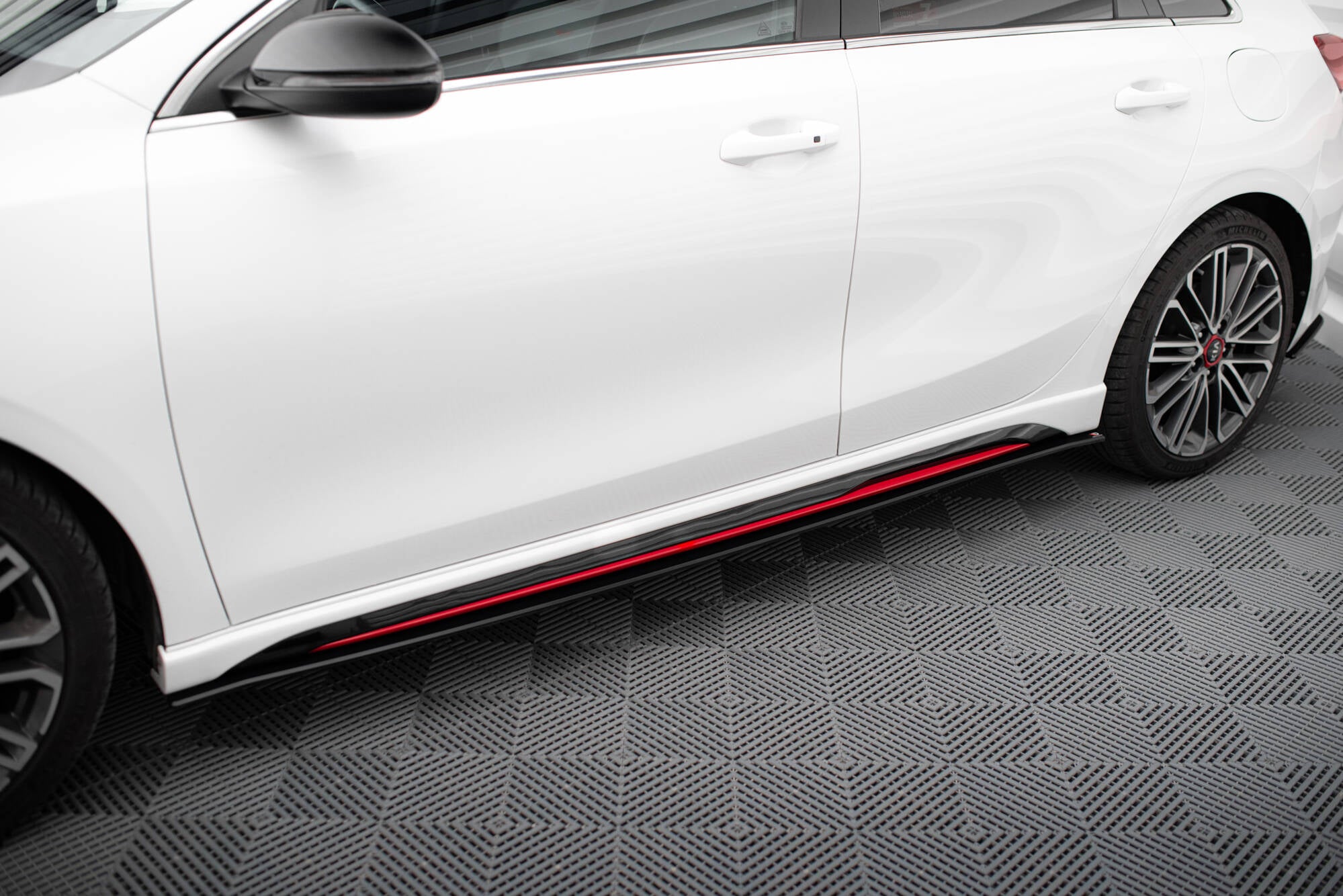 Maxton Side Skirts - Kia Cee'd Mk 3